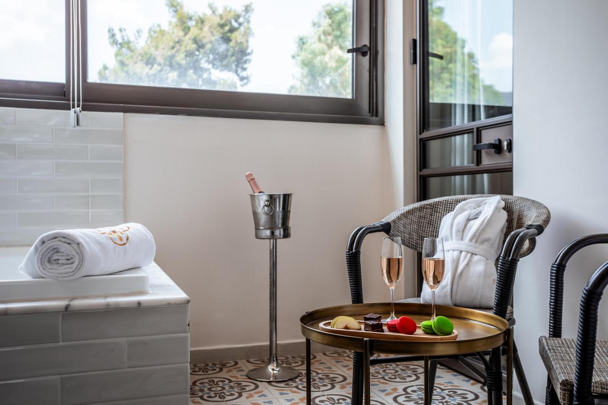 Edmond Luxury Hotel & Spa Рош Пина Екстериор снимка